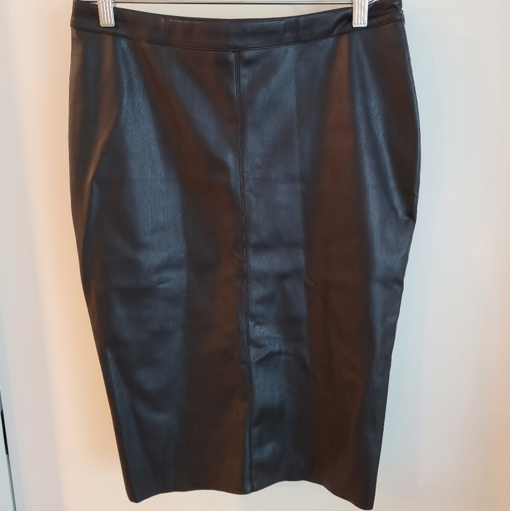 Black leather-like fitted pencil skirt